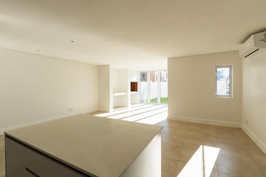 To Let 3 Bedroom Property for Rent in Voliere Estate Western Cape